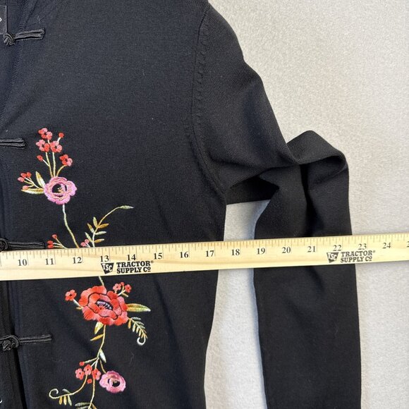 August Silk Cardigan Women's Size Pettie Medium Embroidered‎ Floral Grandmacore - Picture 6 of 10